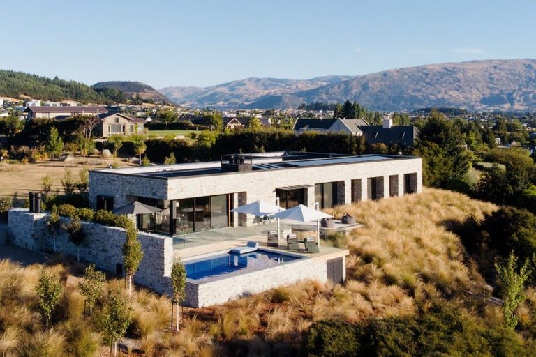 Photo of property in 12 Minaret Ridge, Wanaka, 9305