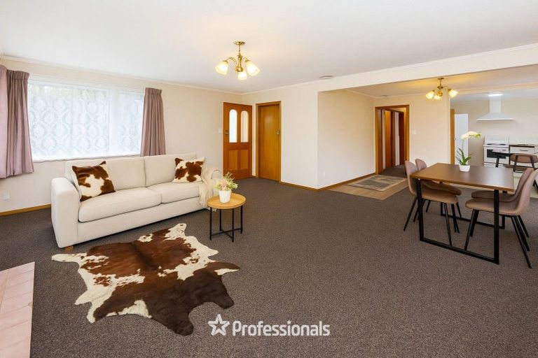 Photo of property in 53 Totara Park Road, Clouston Park, Upper Hutt, 5018