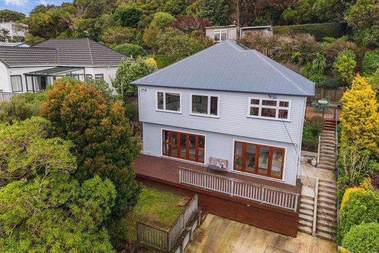 Photo of property in 129 Cockayne Road, Khandallah, Wellington, 6035