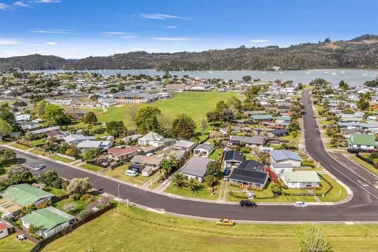 Photo of property in 17 Arthur Street, Whitianga, 3510