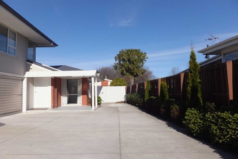 Photo of property in 2/11 Powell Crescent, Ilam, Christchurch, 8041