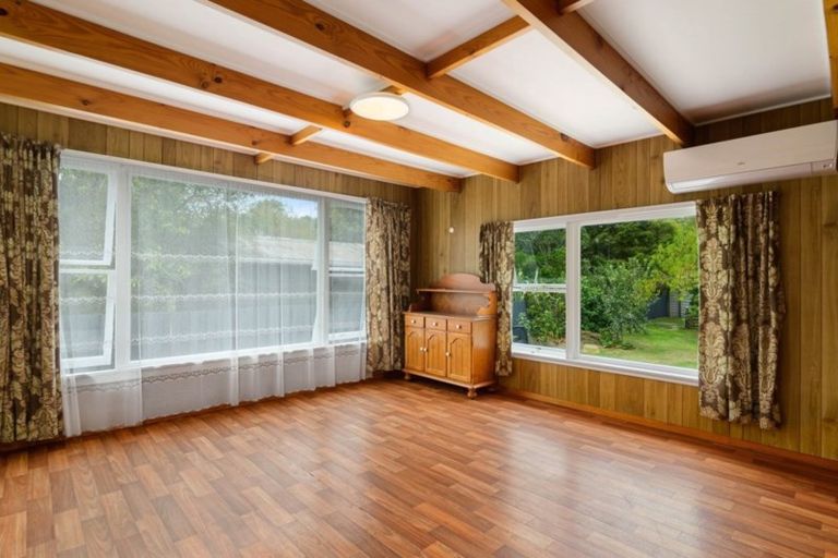 Photo of property in 11 Waana Street, Mourea, Rotorua, 3074