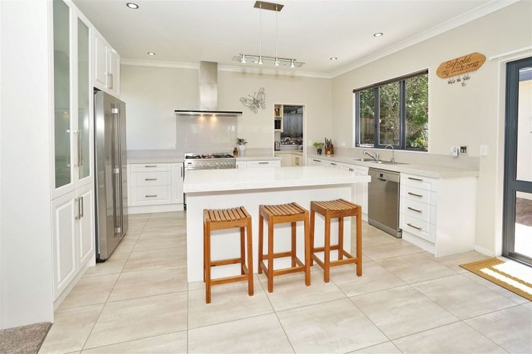 Photo of property in 11 Guernsey Place, Grandview Heights, Hamilton, 3200