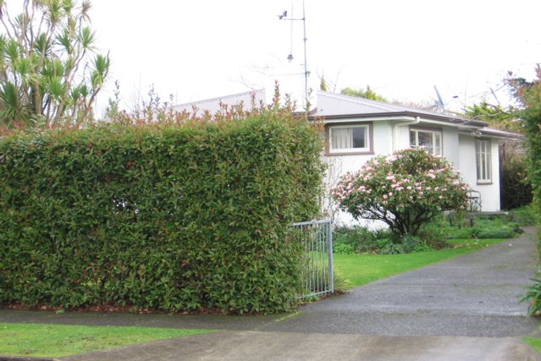 Photo of property in 19 Galway Avenue, Hokowhitu, Palmerston North, 4410