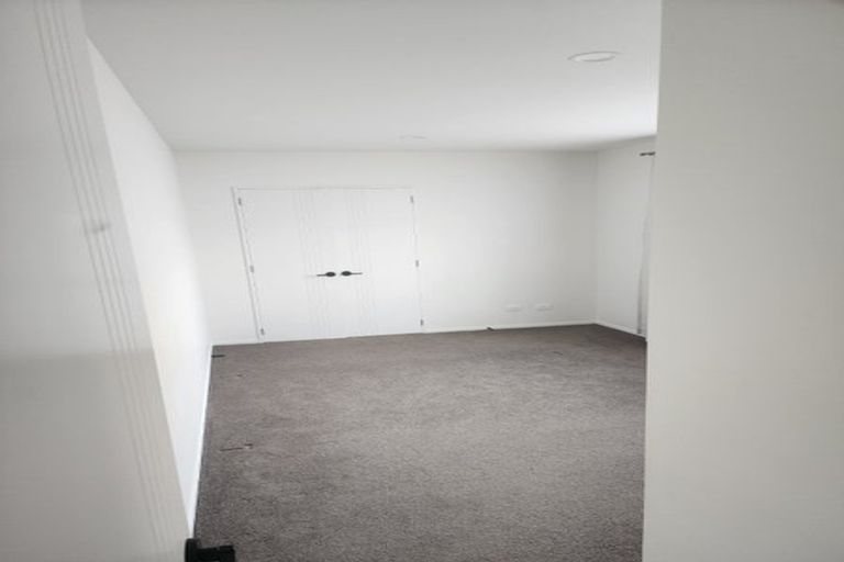 Photo of property in 7 Tautoru Avenue, Orewa, 0931