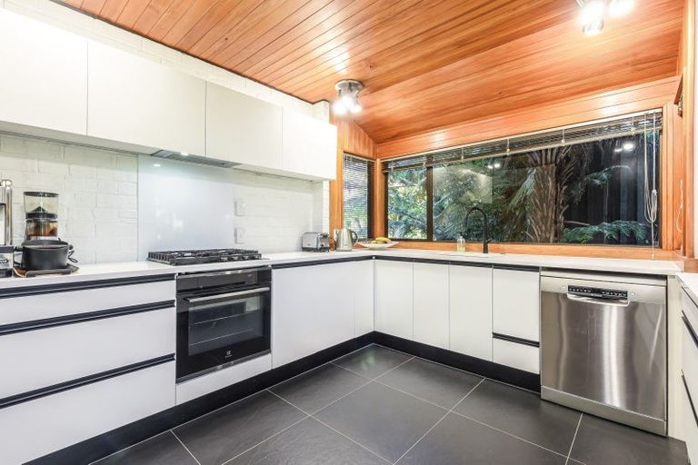 Photo of property in 6b Beach Road, Waikawa, Picton, 7220