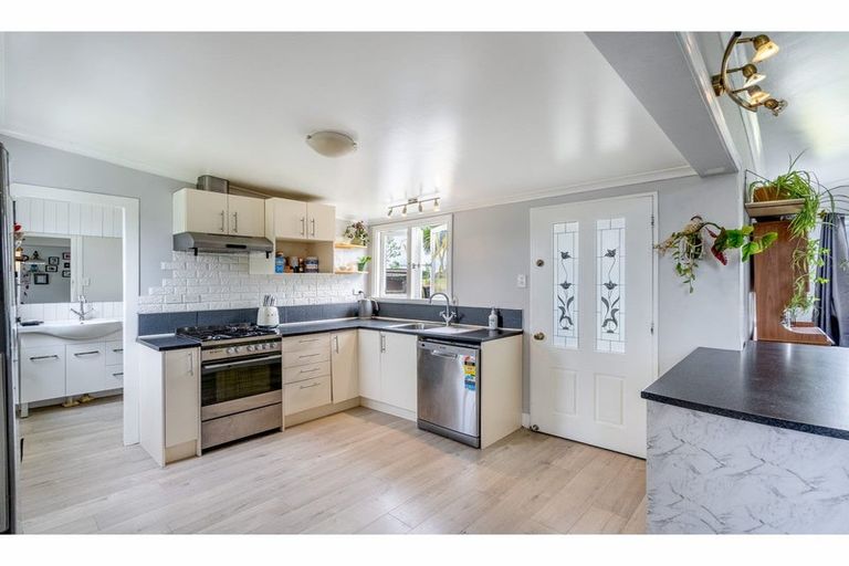 Photo of property in 10 Whitelaw Road, Waianiwa, Invercargill, 9874