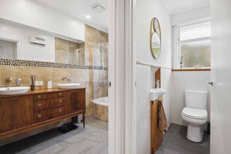 Photo of property in 10a Wharfdale Street, Macandrew Bay, Dunedin, 9014