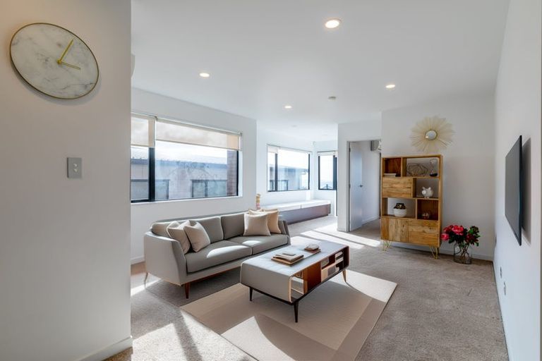 Photo of property in 11 Coastview Lane, Long Bay, Auckland, 0630