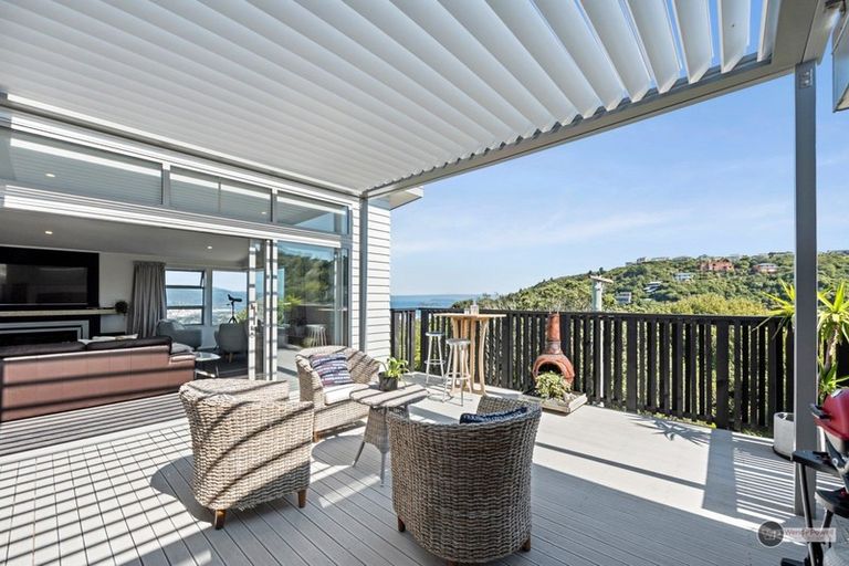 Photo of property in 37 Pekanga Road, Normandale, Lower Hutt, 5010