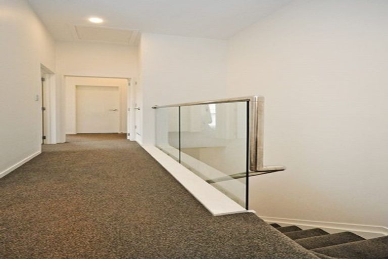 Photo of property in 5 Waru Lane, Te Atatu Peninsula, Auckland, 0610