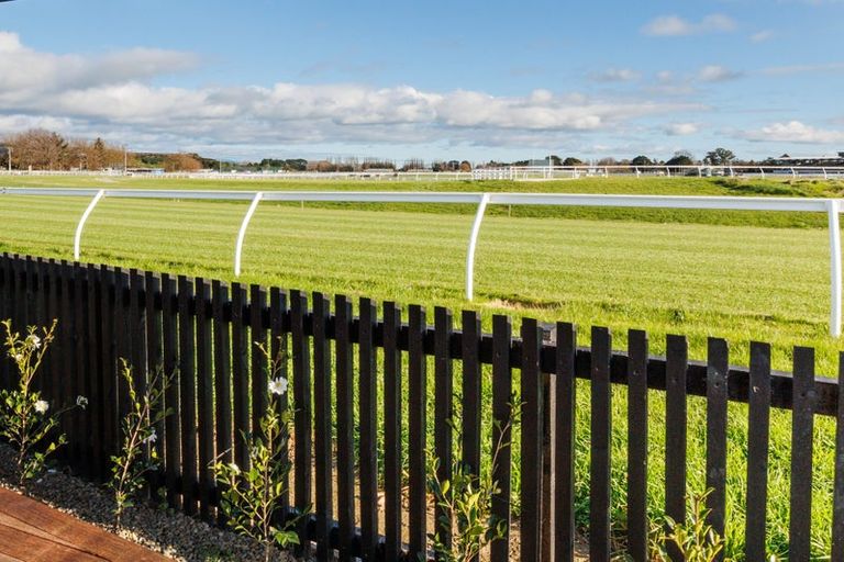 Photo of property in 11 Mangatainoka Lane, Awapuni, Palmerston North, 4412
