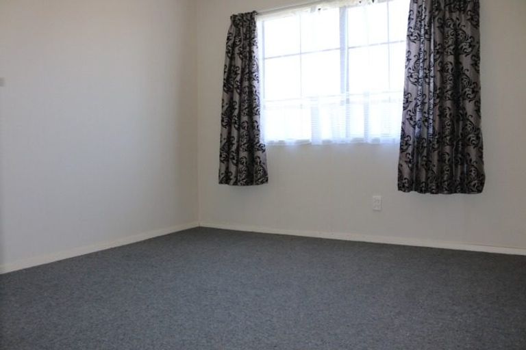 Photo of property in 10 Ihle Street, Terrace End, Palmerston North, 4410