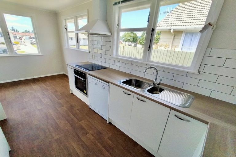 Photo of property in 30 Awatea Street, Levin, 5510