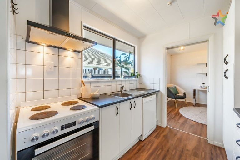 Photo of property in 2/43 Leighton Avenue, Waiwhetu, Lower Hutt, 5010