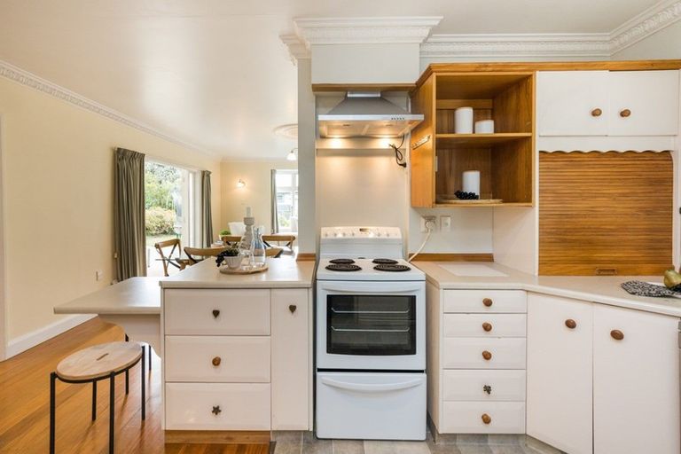 Photo of property in 2 Norwich Place, Awapuni, Palmerston North, 4412