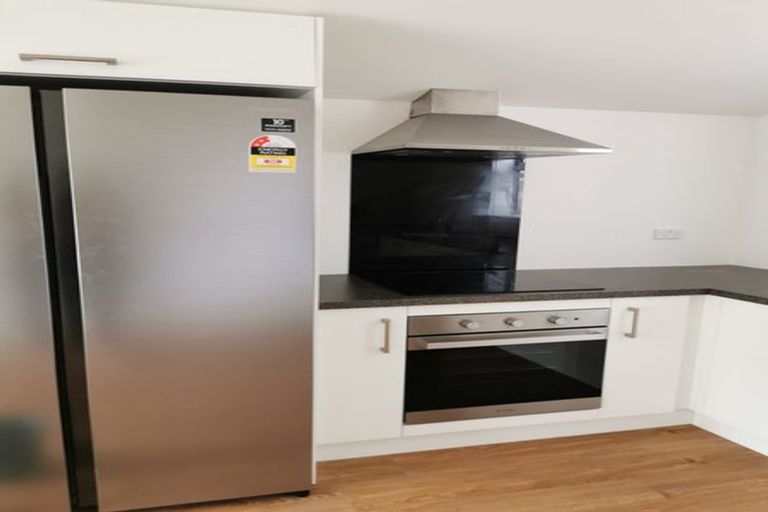 Photo of property in 92b Kelburn Parade, Kelburn, Wellington, 6012