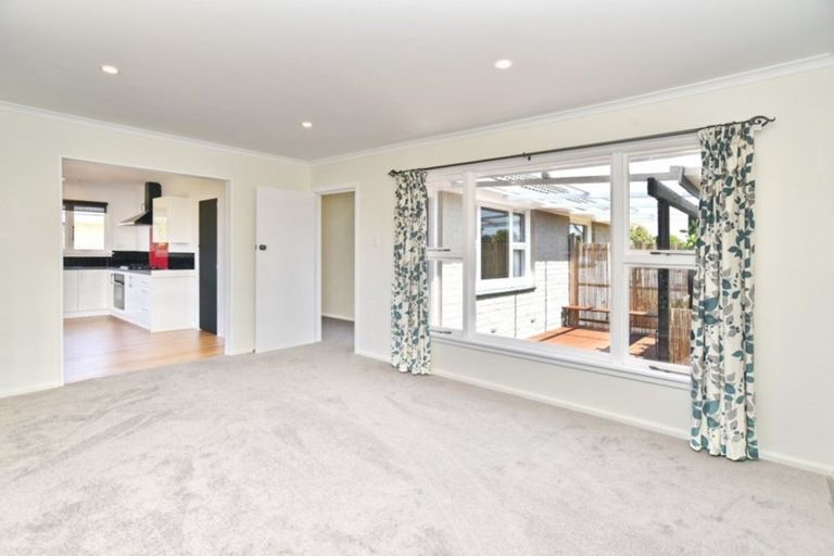 Photo of property in 8 Warblington Street, Aranui, Christchurch, 8061