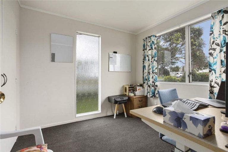 Photo of property in 1/78 West Coast Road, Glen Eden, Auckland, 0602