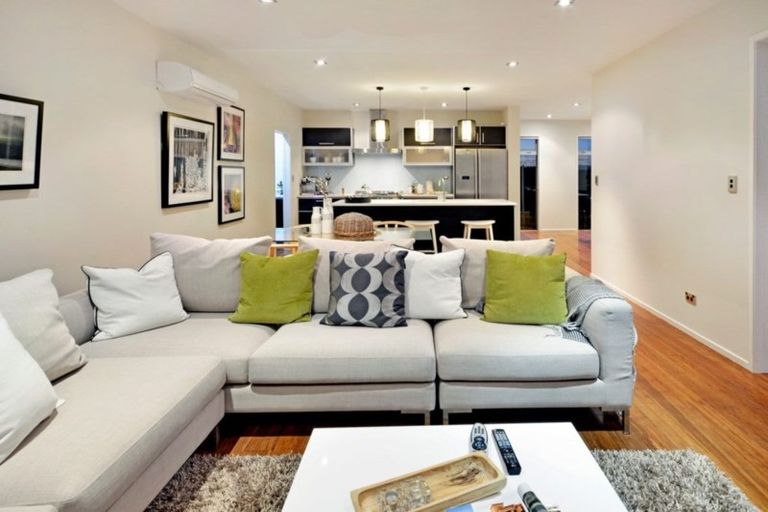 Photo of property in 73d Oraha Road, Kumeu, 0892