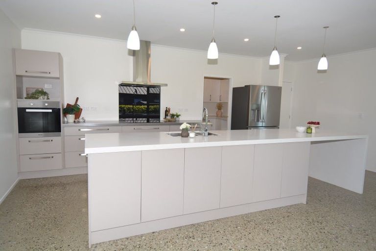 Photo of property in 4 Avalanche Place, Wanaka, 9305