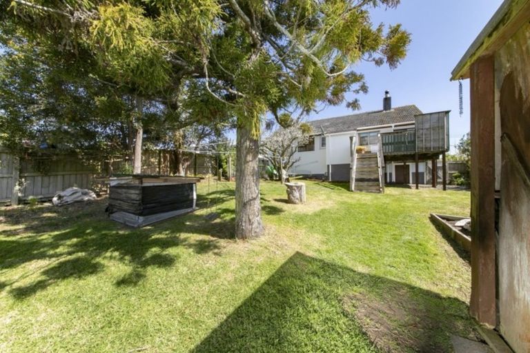 Photo of property in 86 Garfield Road, Helensville, 0800