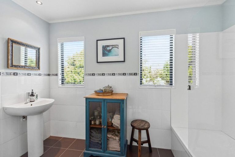 Photo of property in 2 Fiesta Grove, Raumati Beach, Paraparaumu, 5032