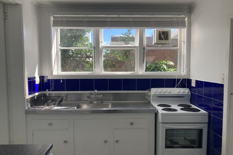 Photo of property in 7a Hawker Street, Mount Victoria, Wellington, 6011