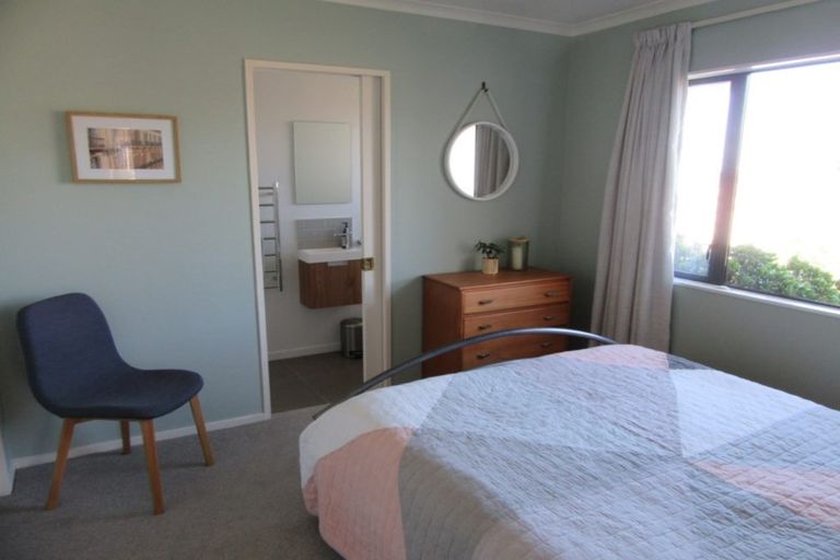 Photo of property in 87 Cypress Drive, Maungaraki, Lower Hutt, 5010