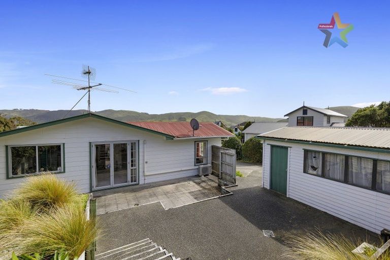 Photo of property in 15 Mossburn Grove, Kelson, Lower Hutt, 5010