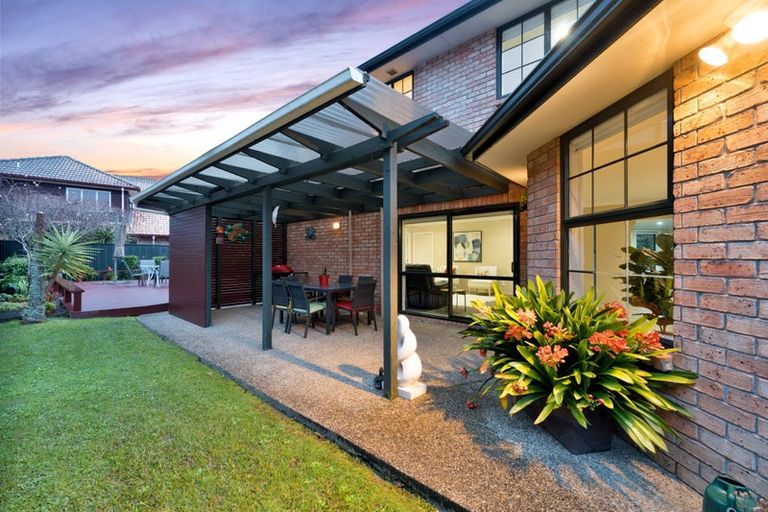 Photo of property in 30 South Kensington Way, Henderson, Auckland, 0612