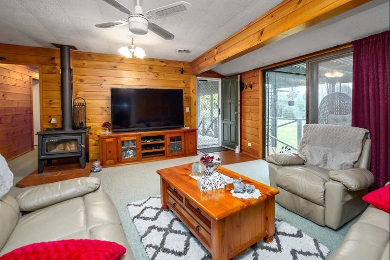 Photo of property in 74 Charles Street, Carterton, 5713