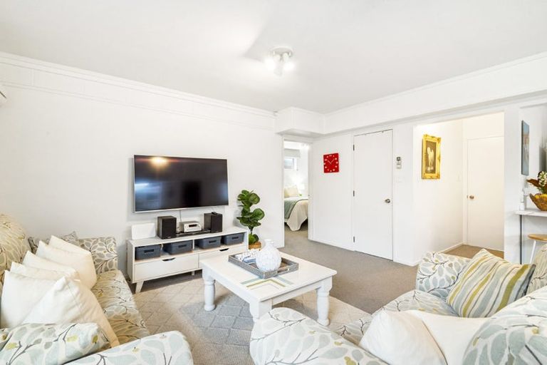 Photo of property in 114 Mountbatten Avenue, Hillcrest, Auckland, 0627