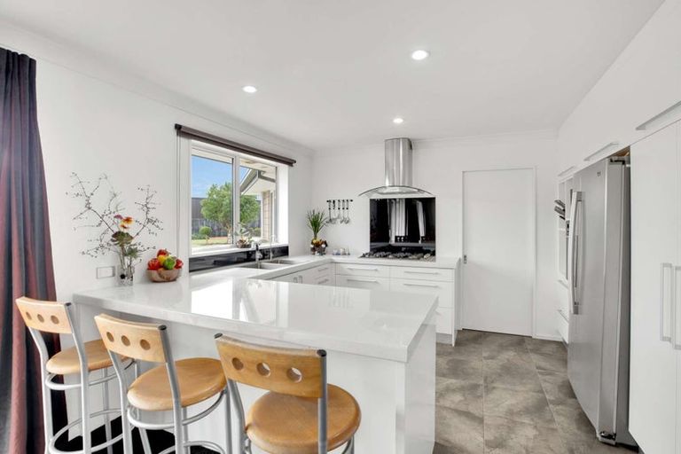 Photo of property in 15 Riverside Way, Amberley, 7410