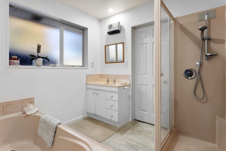 Photo of property in 5b Norton Place, Woodend, 7610