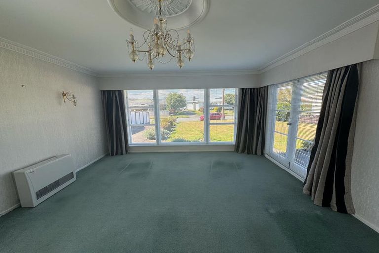 Photo of property in 33 Rosebank Avenue, Avalon, Lower Hutt, 5011