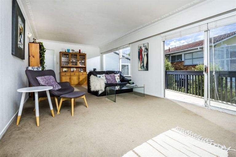 Photo of property in 41 Compton Street, Hillcrest, Auckland, 0627