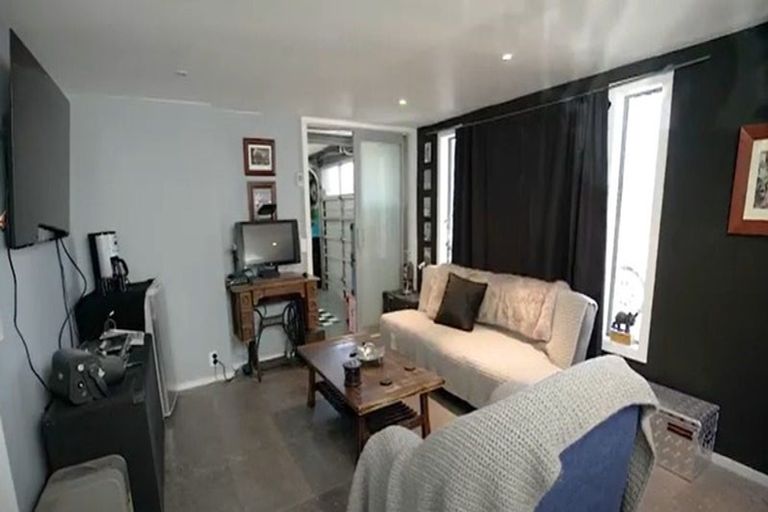 Photo of property in 217 Marine Parade, Seatoun, Wellington, 6022