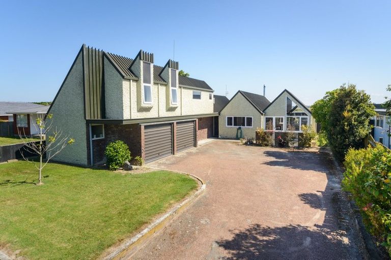 Photo of property in 111 Benmore Avenue, Cloverlea, Palmerston North, 4412