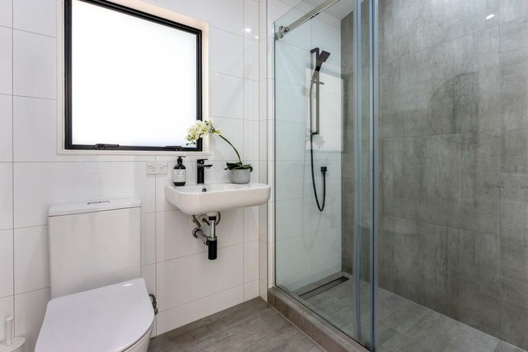 Photo of property in 11 Lannan Road, Surfdale, Waiheke Island, 1081