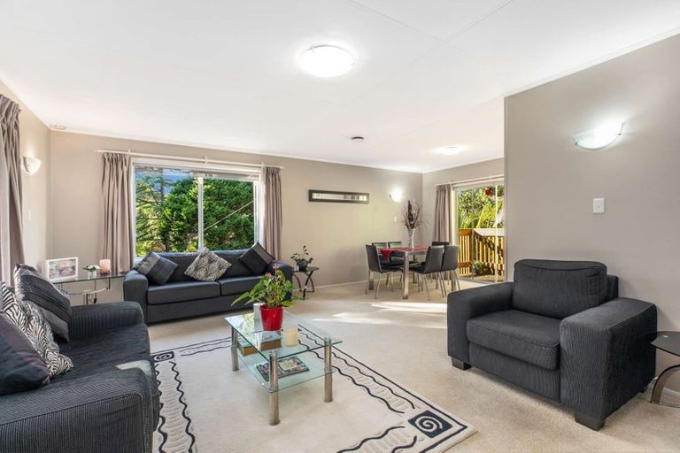 Photo of property in 203 Woodlands Park Road, Titirangi, Auckland, 0604