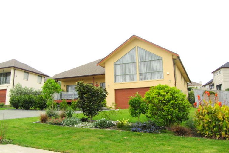 Photo of property in 17 Fingal Way, Gulf Harbour, Whangaparaoa, 0930