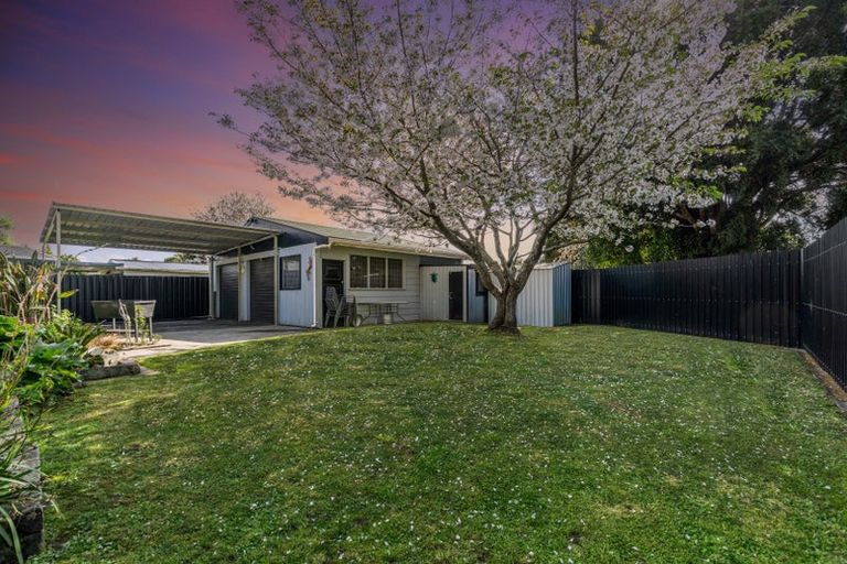 Photo of property in 74 Oakfield Crescent, Pukete, Hamilton, 3200