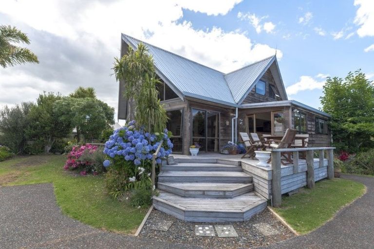 Photo of property in 137a Skudders Beach Road, Kerikeri, 0294
