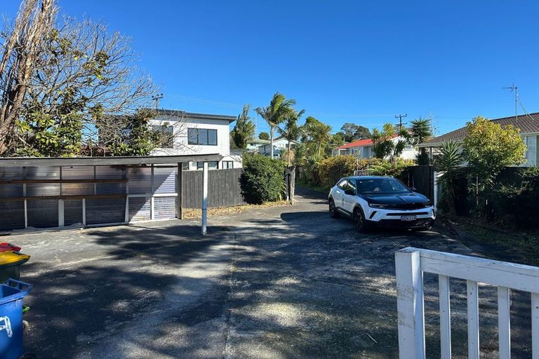 Photo of property in 266 Triangle Road, Massey, Auckland, 0614