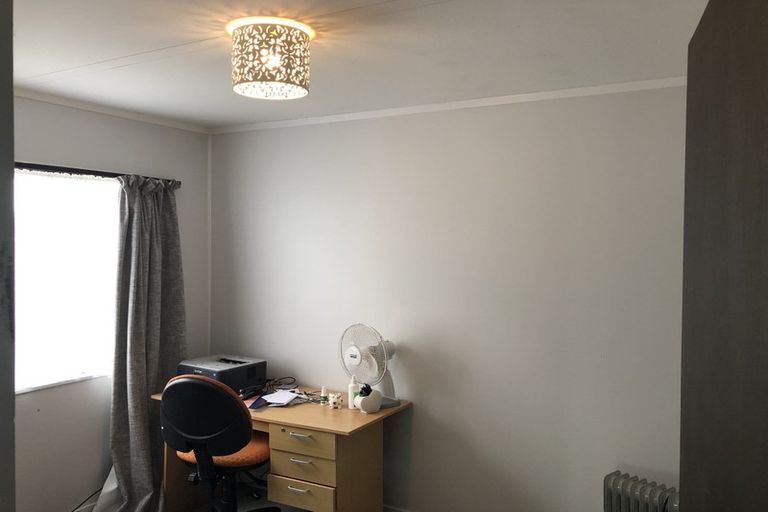 Photo of property in 27a Dorset Crescent, Hokowhitu, Palmerston North, 4410