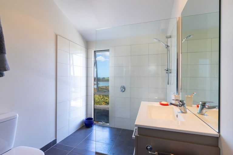 Photo of property in 241d Heatley Road, Whakapirau, Maungaturoto, 0583