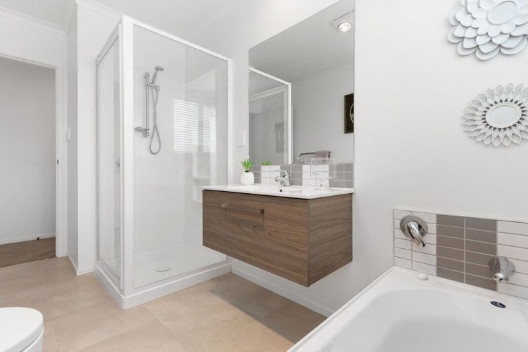 Photo of property in 3 Sandspit Way, Papamoa Beach, Papamoa, 3118