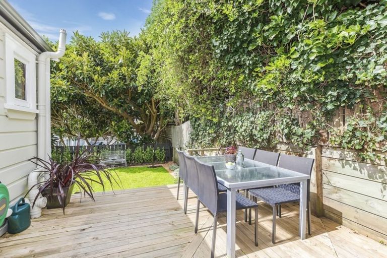 Photo of property in 69 Brougham Street, Mount Victoria, Wellington, 6011