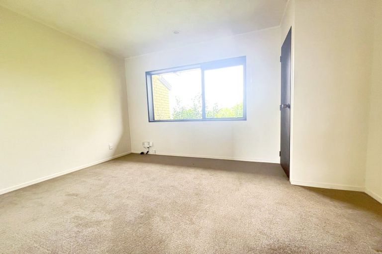 Photo of property in 34 Charles Dickens Drive, Mellons Bay, Auckland, 2014